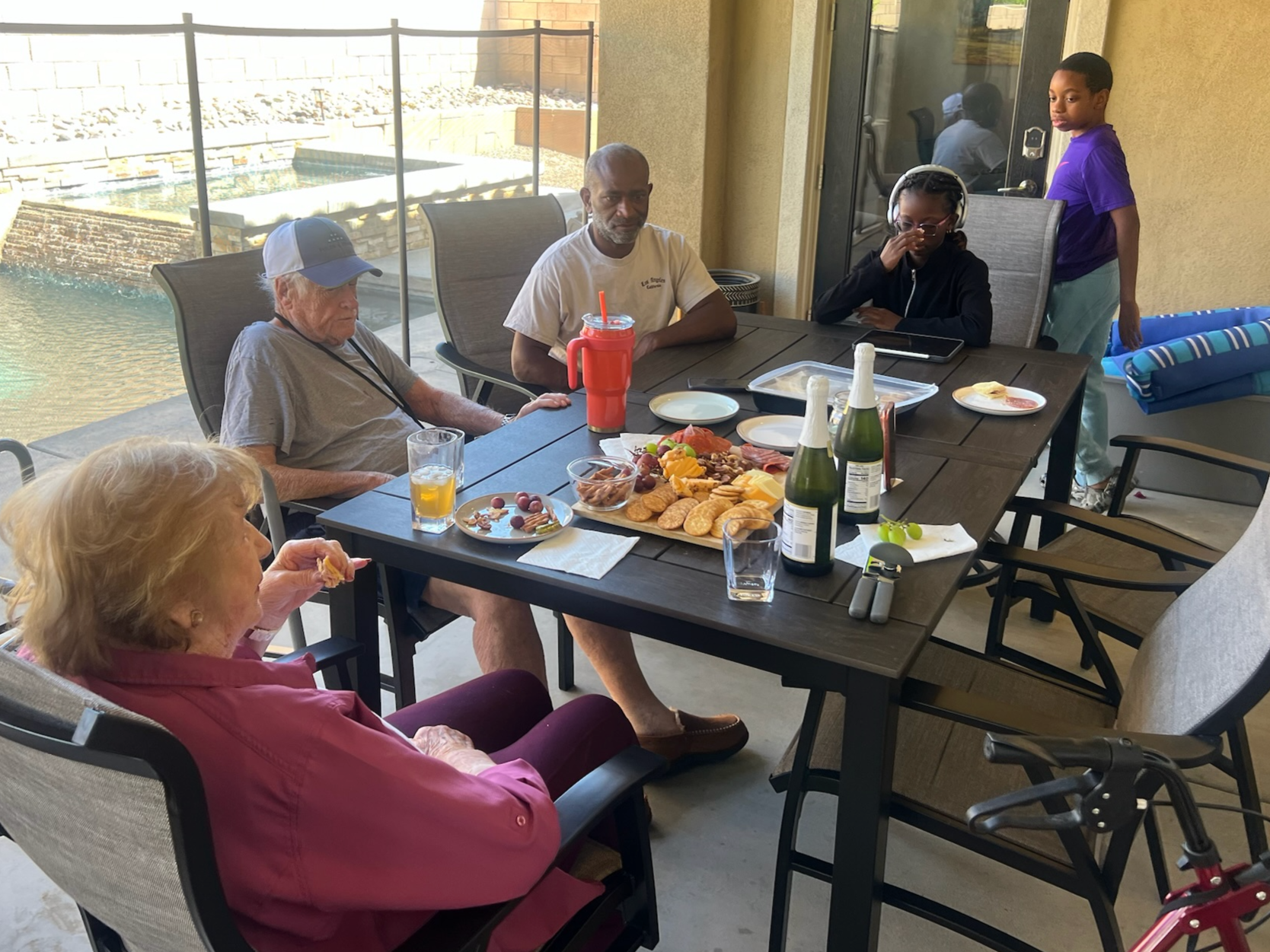 Multi-generational family atmosphere