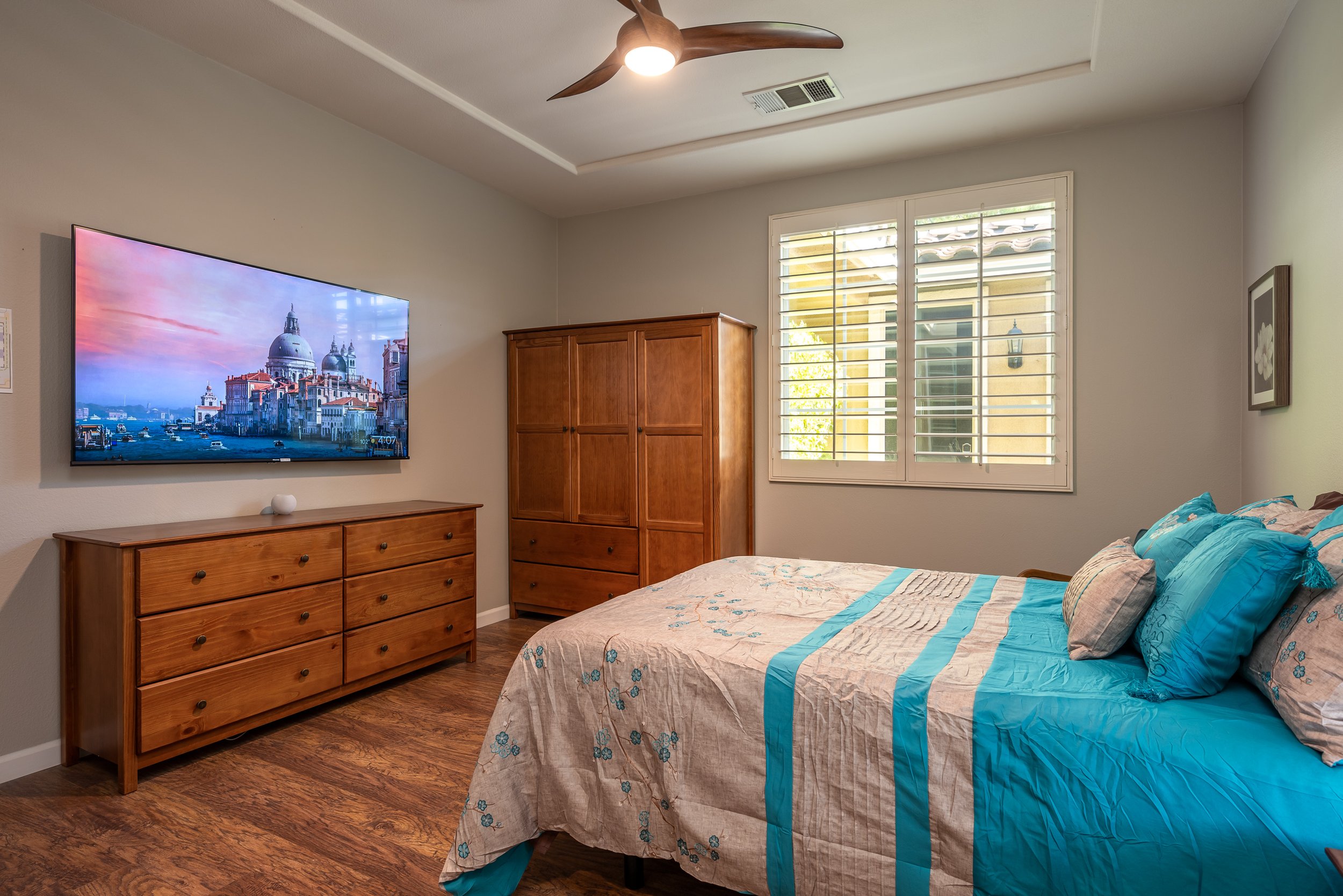 Double door bedroom view 3